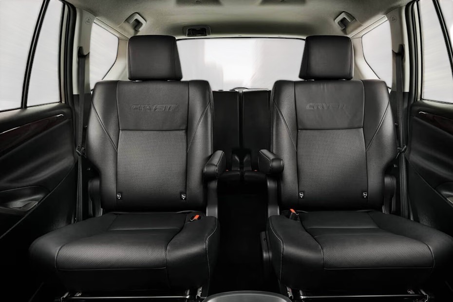 Toyota Innova Crysta 2025